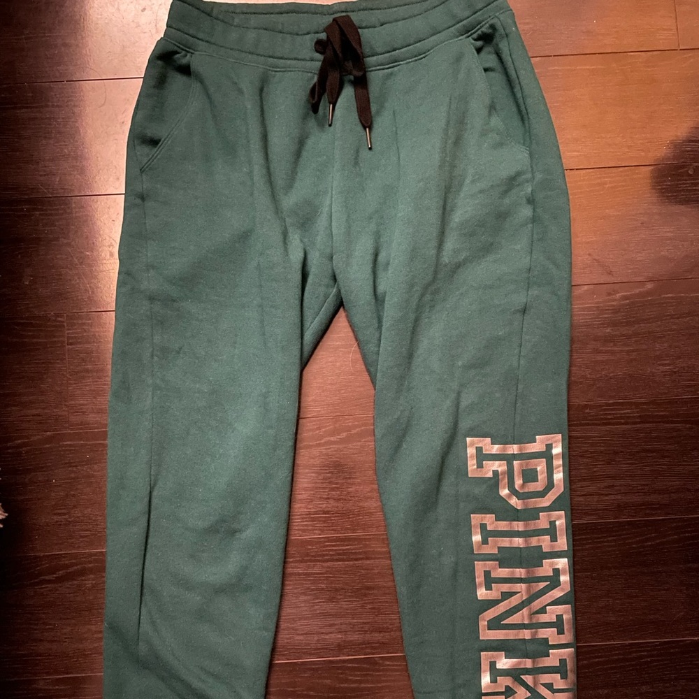 Almost Brand New VICTORIA’S SECRET PINK Forest Green Sweats Size Small 🌲